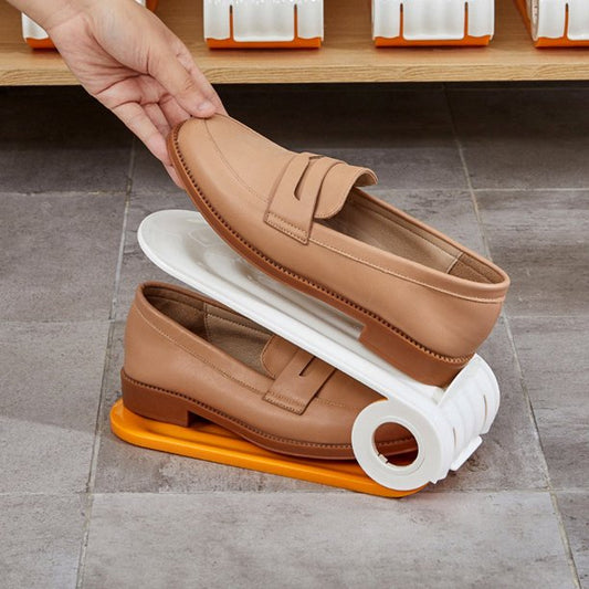 Der perfekte Ordnungshelfer! 👟🙌 Ein platzsparendes Schuhregal mit verstellbarer Höhe. 🔝📦